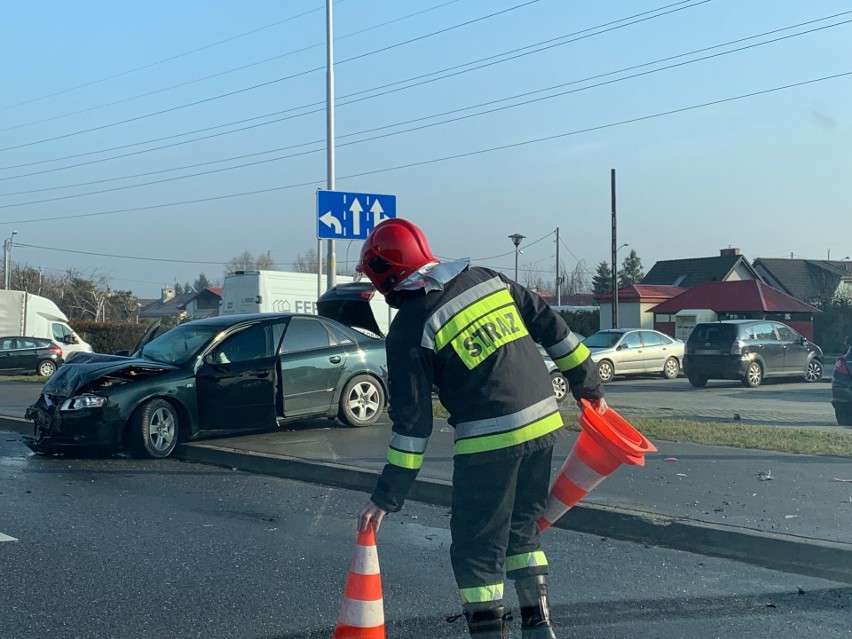 Do zderzenia dwóch samochodów osobowych doszło na al....