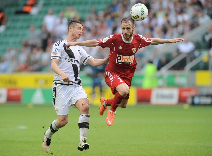 Legia Warszawa rozbiła Piasta Gliwice 4:0 i jest o krok od...