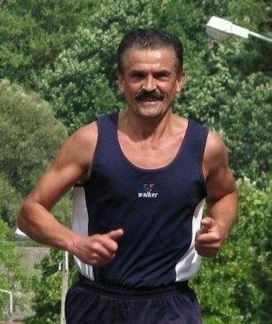 Zenon Dziadura (tu podczas biegu w  Skarżysku-Kamiennej) wrócili z Kopalni Soli w Bochni bardzo zadowoleni.
