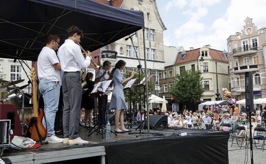 Festiwal "Lato na Starym Mieście" w Grudziądzu. Koncert uczniów Państwowej Szkoły Muzycznej na Rynku [zdjęcia]