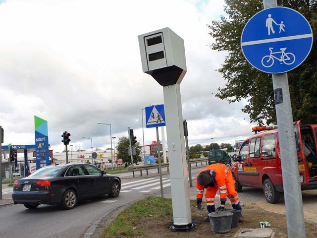 Jeden z kobylnickich fotoradarów, z których ta podsłupska gmina słynie w kraju.