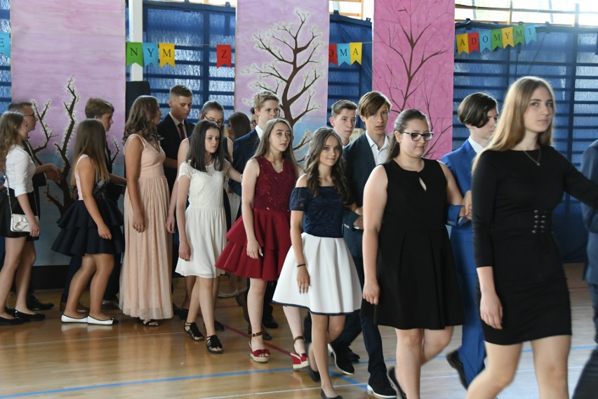 Piękny bal Szkoły Podstawowej Szkoły Podstawowej w Bilczy. Zobacz zdjęcia