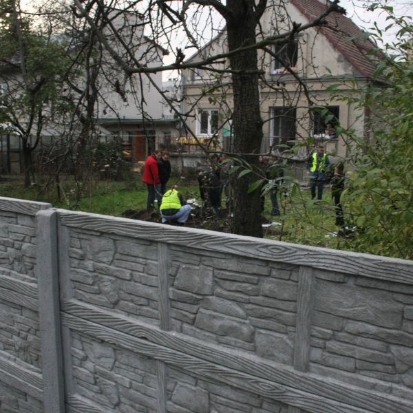 Na miejscu makabrycznego znaleziska szybko pojawili się prokurator i policja.