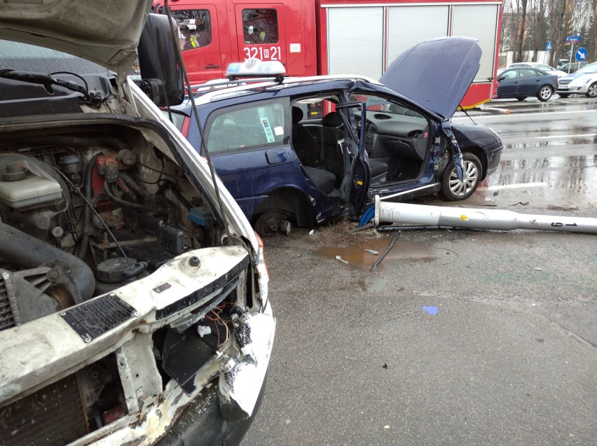 Przed godz. 13 doszło do wypadku na ulicy Lwowskiej  w...