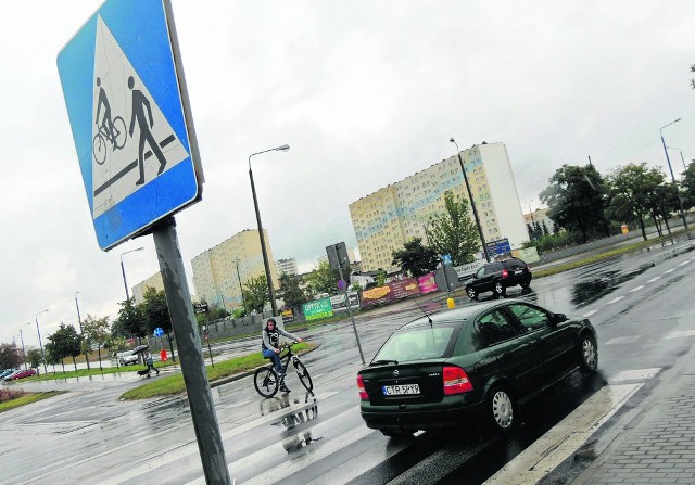 Na skrzyżowaniu ul. Przy Skarpie i Konstytucji 3 Maja zginęła rowerzystka. Przejazd zostanie dodatkowo oznakowany.
