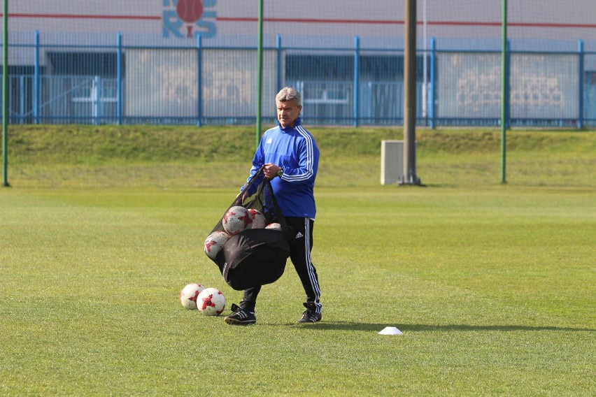 24042017 chorzow pierwszy trening ruchu z nowy trener...