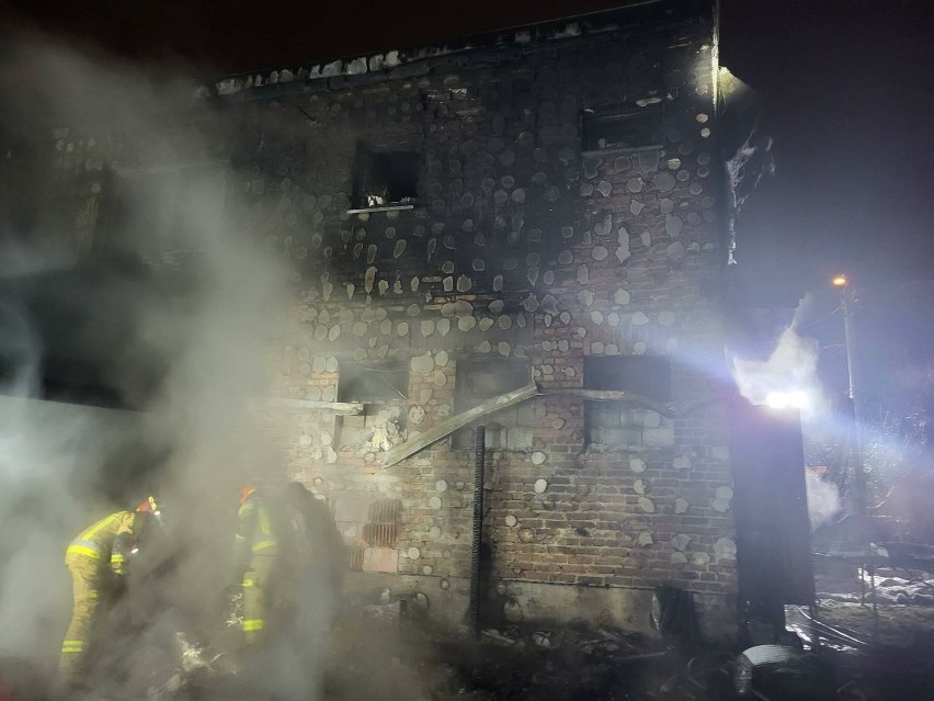 Pożar drewnianej altany w Leszczynach. Straty oszacowano na 150 tysięcy złotych