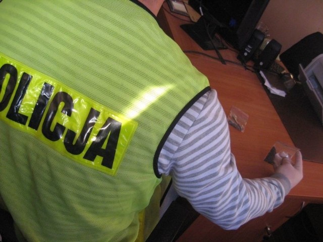 Zanleziona przez policjantów marihuana była poporcjowana w tak zwanych woreczkach strunowych.