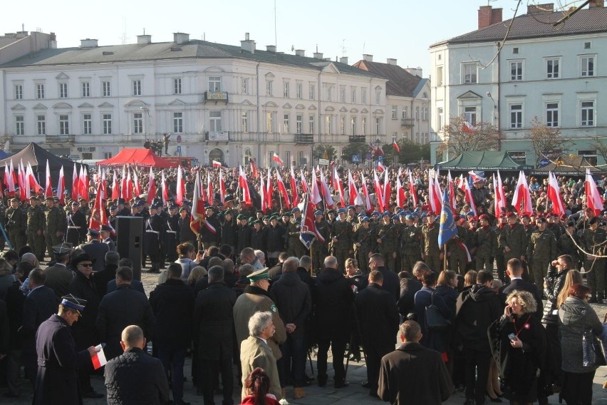 Święto Niepodległości w Kielcach. Uroczystości pod pomnikiem Marszałka Piłsudskiego [WIDEO, zdjęcia]