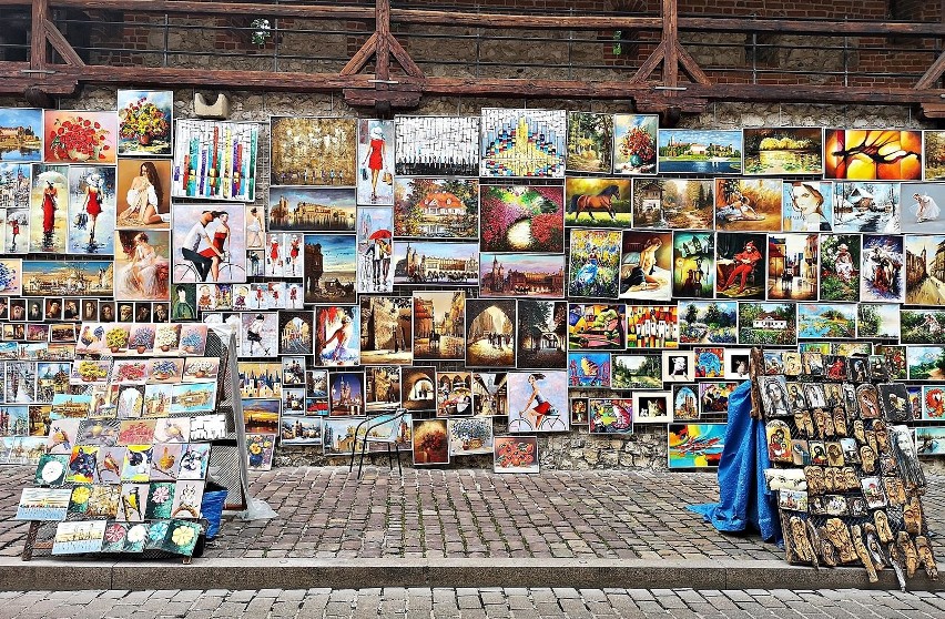 Kraków. Najbardziej kolorowe mury obronne w mieście [ZDJĘCIA]