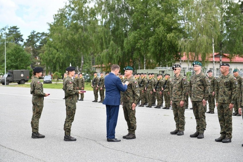 Prezydent Andrzej Duda i szef MON Mariusz Błaszczak u polskich żołnierzy na Łotwie. „Zrobimy wszystko, żeby imperium zła nie odżyło”