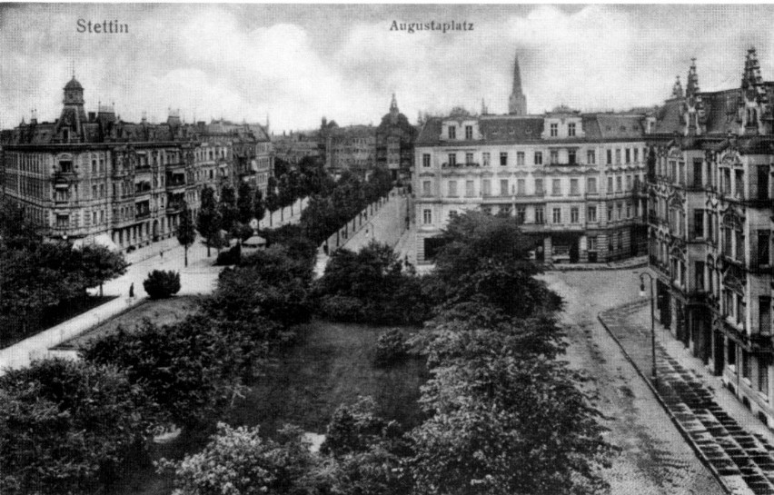 Augustaplatz - widok w kierunku Königsplatz, czyli placu...