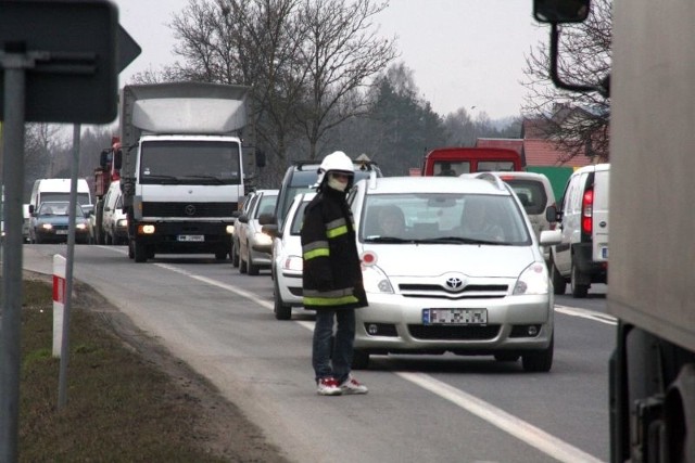 W piątek po wypadku kierowcy przeżyli horror.