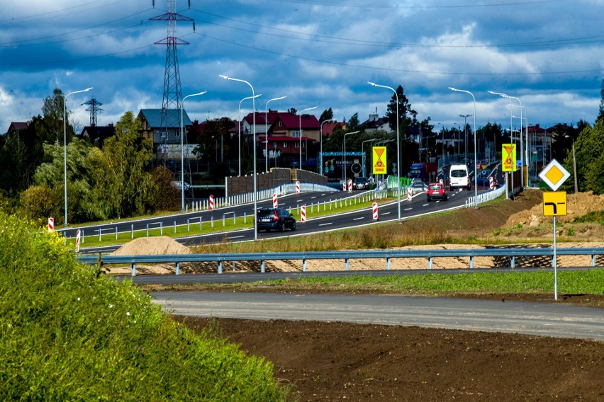 Białystok - Łapy. Wygodniej jest dojechać kierowcom do Łap. Kolejny odcinek drogi jest przejezdny (zdjęcia) 