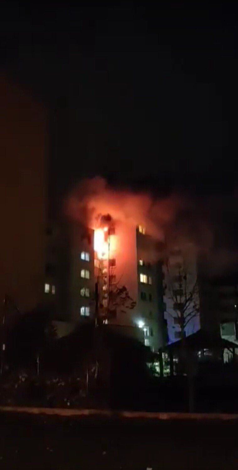 Mieszkanie na warszawskim Bemowie spłonęło doszczętnie