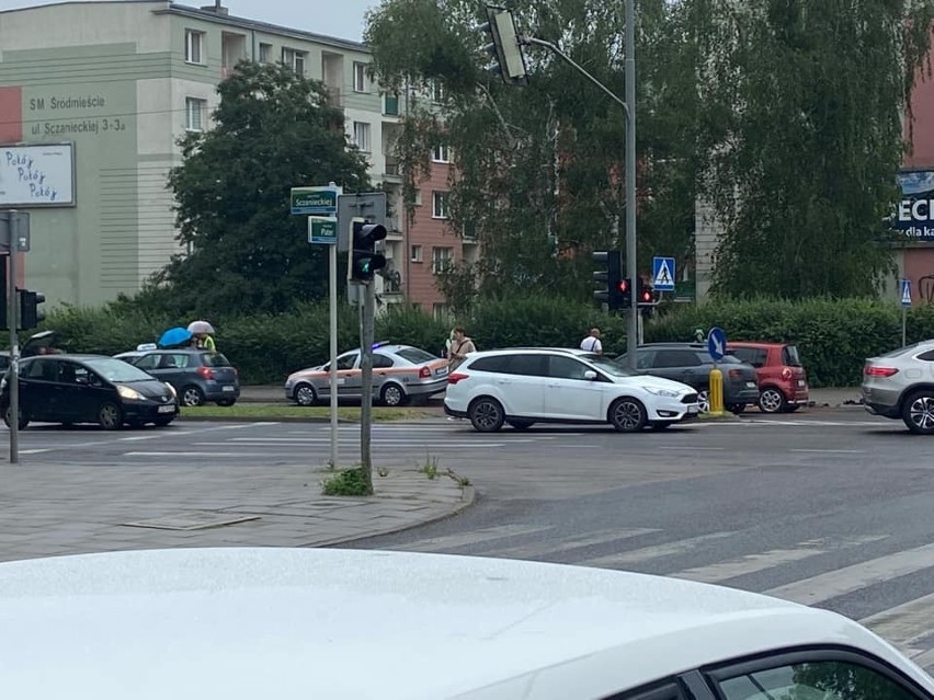 Utrudnienia w centrum Szczecina. Kolizja dwóch samochodów generuje korki