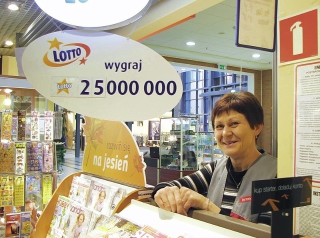 Ewa Kamińska, ajentka Lotto w Askanie, mówi, że dzięki wygranej człowiek mógłby się wyprostować z kredytów, a potem zastanowić nad resztą
