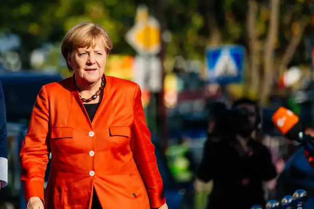 AfD oskarżyła Angelę Merkel o naruszenie prawa do równych szans w rywalizacji politycznej.