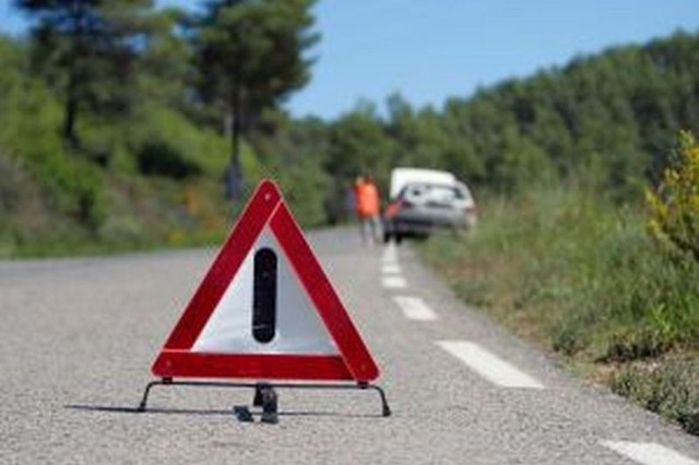 Trzy samochody zderzyły się na skrzyżowaniu Trasy Średnicowej z ulicą Łyskowskiego.