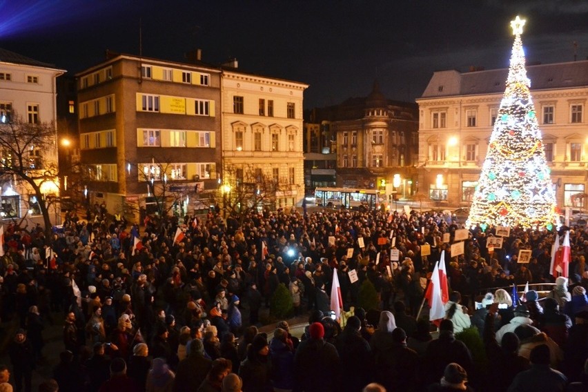 Strajk obywatelski w Bielsku-Białej. 13 grudnia 2016 r.