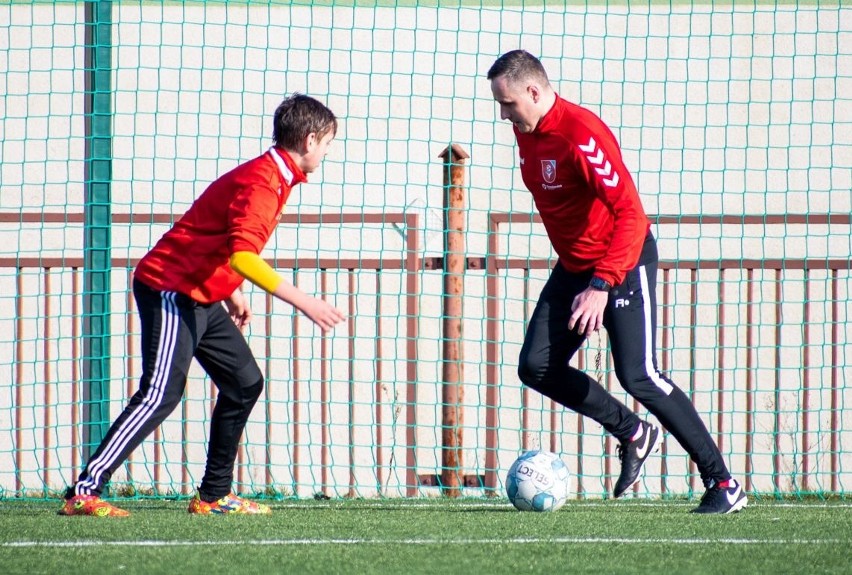 Wyjątkowy trening w Nowinach z Pawłem Golańskim, byłym reprezentantem Polski i kapitanem Korony Kielce [ZDJĘCIA]