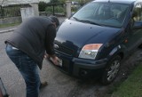 Nastolatkowie z Szubina kradli tablice rejestracyjne aut. Policja już zatrzymała "kolekcjonerów"