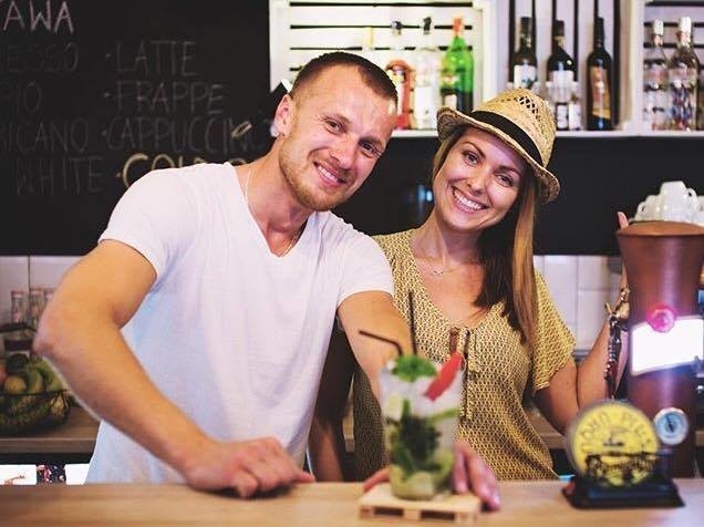 - Zapraszamy na pierwsze „Swap Party” - mówią Joanna Musiał - Jarosz i Kamil Dorociński z Otwarta Wine Cafe przy Żeromskiego 29 w Radomiu.