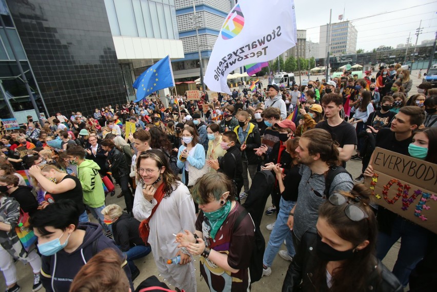 Członkowie społeczności LGBT oraz osoby, które ich wspierają...