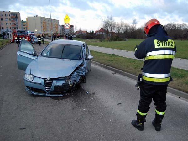 Do wypadku doszło w piątek po godzinie 15 u zbiegu ulic Wyki i Doroszewskiego w Koszalinie.