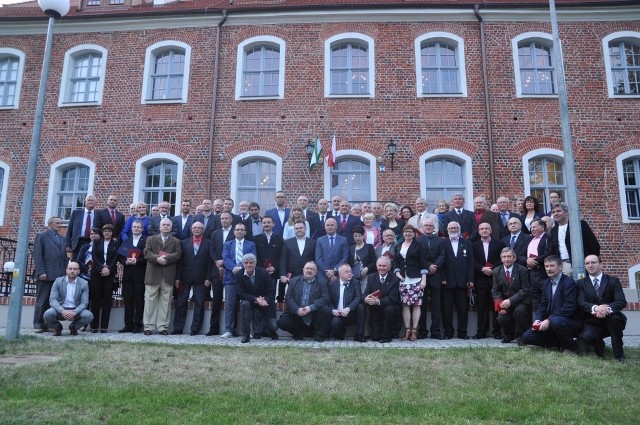 Okolicznościowe spotkanie samorządowców ze Szczecinka było okazją do przypomnienia sobie, kto przez minione 25 lat dokładał cegiełkę do rozwoju miasta, bo wielu radnych z pierwszych kadencji nie jest już aktywnych publicznie.