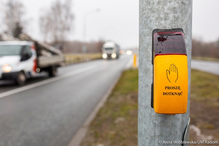 Na przejściu dla pieszych przez ulicę Czarnieckiego jest już...