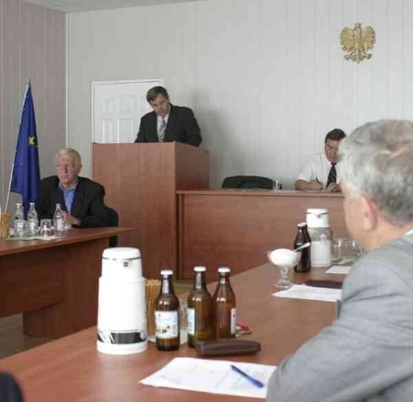 Burmistrz Waldemar Grochowski na wtorkowej sesji miasta i gminy Rudnik nad Sanem poinformował, że ośrodek nie po-wstanie