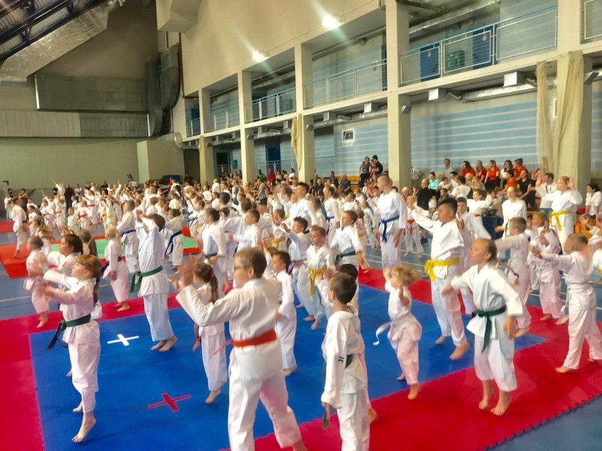 III Turniej w karate tradycyjnym z Okazji Dnia Dziecka w Rzeszowie. Piękny pokaz w wykonaniu dzieci niepełnosprawnych