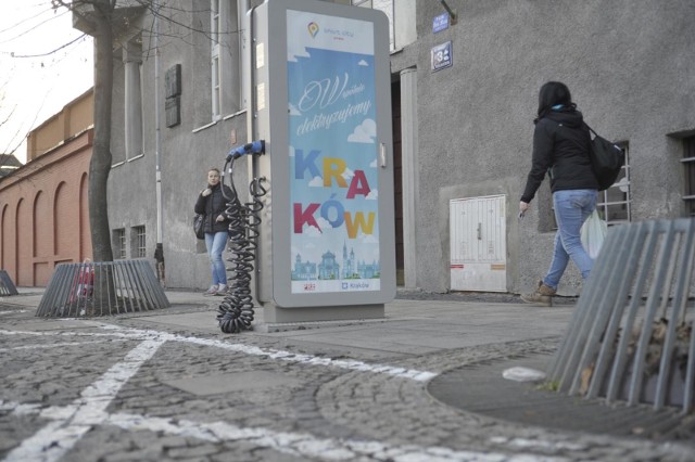 15.02.2019 krakow stacja ladowania prad pojazd elektryczny plac na groblach 3n/z:fot: adam wojnar/polska press/gazeta krakowska