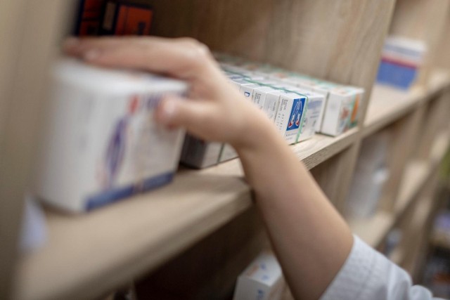 Do Dolnośląskiej Izby Aptekarskiej docierają liczne sygnały o problemach z dostępnością antybiotyków i leków przeciwwirusowych.