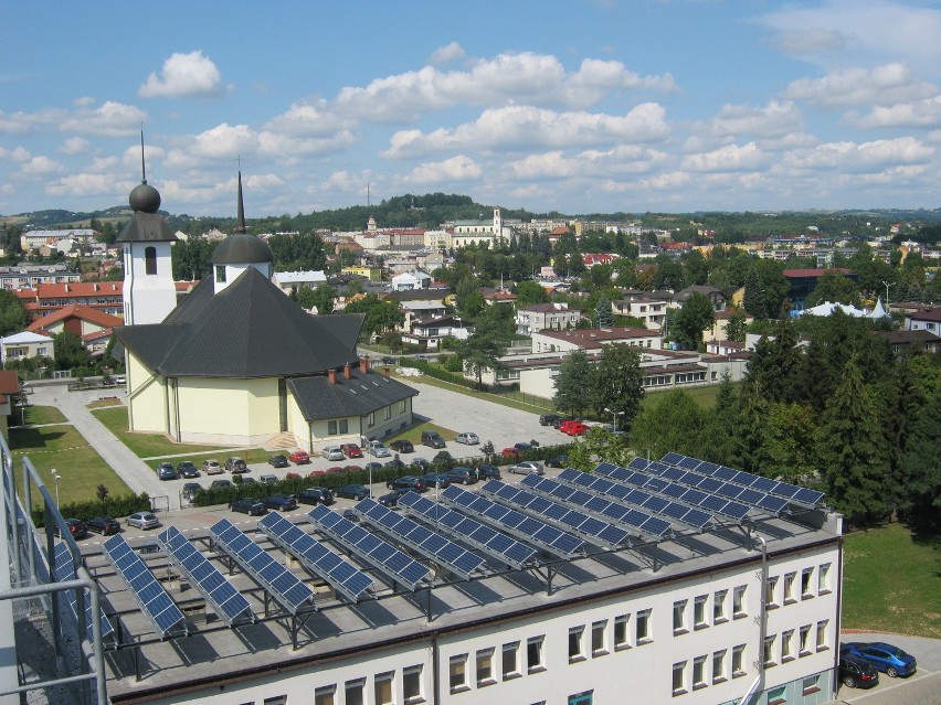 Ekologiczna elektrownia pracuje na dachu szpitala [ZDJĘCIA]