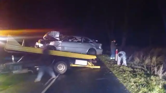 Około godziny 19 w okolicy miejscowości Syrkowice gm. Karlino na drodze numer 163 doszło do zdarzenia drogowego. Kierujący BMW wypadł z drogi i uderzył w drzewo. Na szczęście nikomu nic się nie stało.