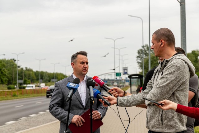 Wiceprezydent Białegostoku Przemysław Tuchliński zapowiada dalszą modernizację ulicznego oświetlenia