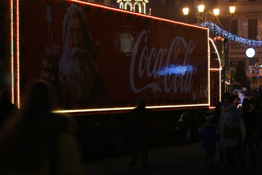 Świąteczna ciężarówka Coca-Coli w Rybniku. Zobaczcie ZDJĘCIA