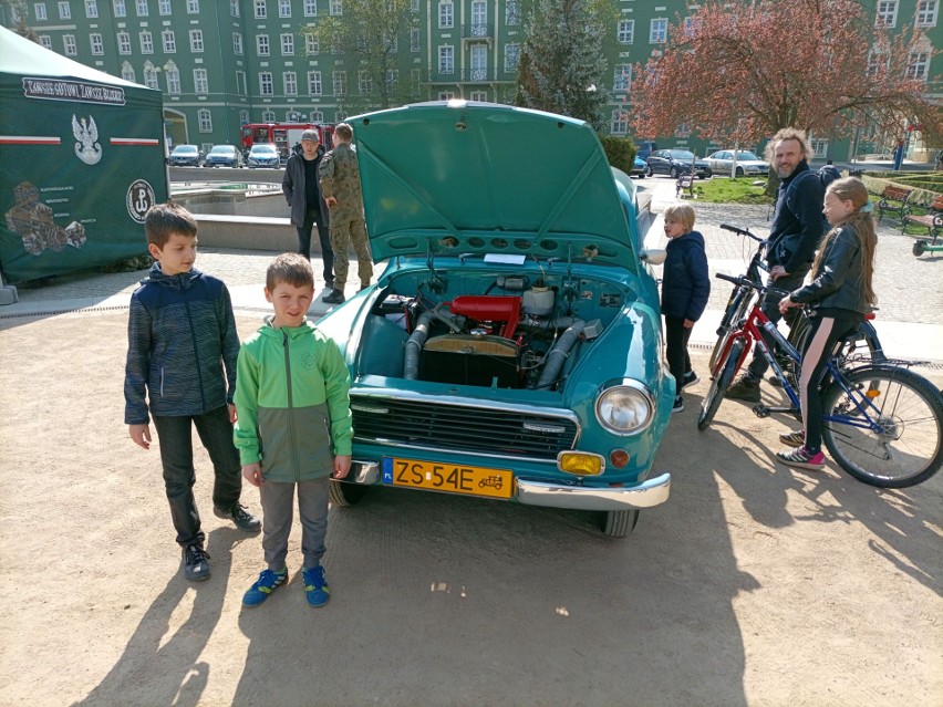 Rodzinne kombi w kolorze light blue z 1967 roku zaparkowało na Jasnych Błoniach. Oto zabytek ze szczecińskiego muzeum techniki [ZDJĘCIA]
