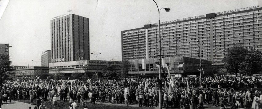 Zobaczcie, jak budowano Superjednostkę, największy blok mieszkalny w regionie. Jest tu ponad 700 mieszkań