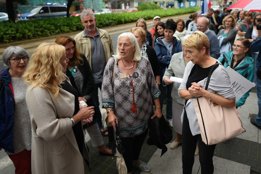 2 to nie 3: Kolejne protesty w obronie sądów