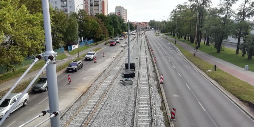 Remont torowiska tramwajowego na Hallera.