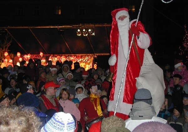 Co roku w Przemyślu odbywa się Wielka Parada Mikołajowa