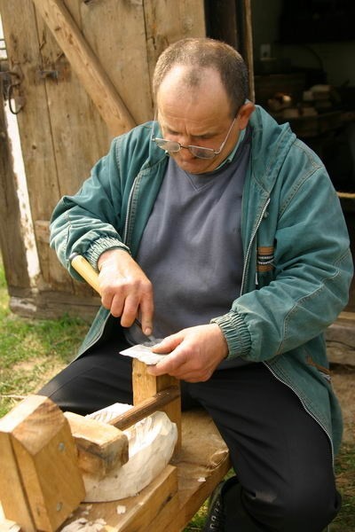 Piknik folklorystyczny "Czarne Wesele" w skansenie w...