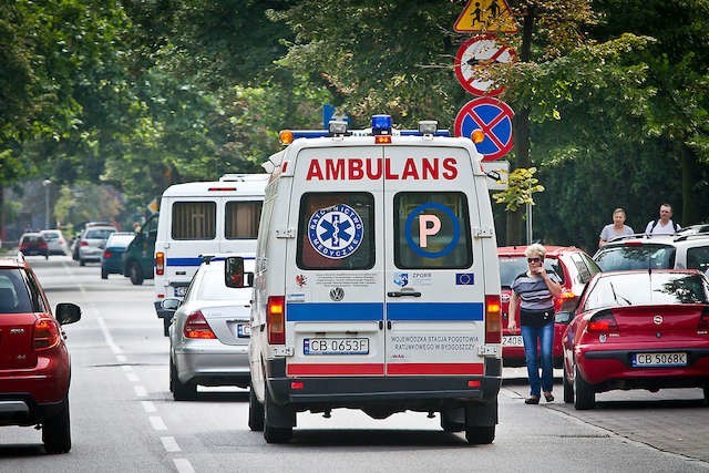 Buspasem bez włączonych sygnałów świetlnych i dźwiękowych będą mogły poruszać się ambulanse typu „P” i  „S”