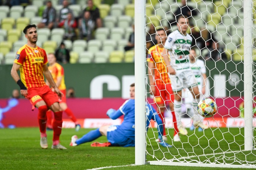 PKO Ekstraklasa. Porażka Korony Kielce z Lechią Gdańsk 0:2. Debiut trenera Mirosława Smyły [ZDJĘCIA]