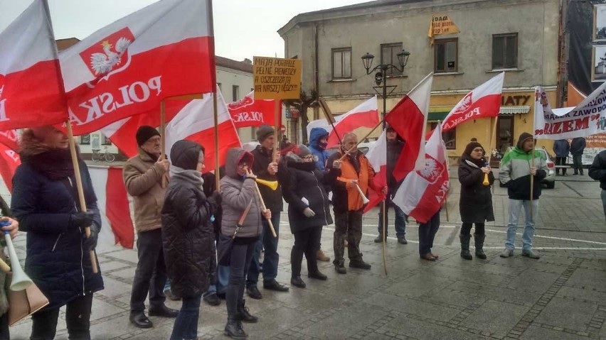 Pikieta pracowników  spółki Wodociągi i Kanalizacja w...