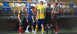 Piłkarz GKS Tychy popchnął chłopca, z którym kierownik Arki Gdynia… przybił „piątkę”! ZDJĘCIA