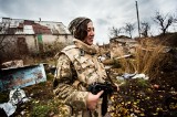 Kijów: Dziesiątki tysięcy żołnierzy i armia "robotów Putina" gotowych do ataku na Ukrainę
